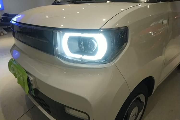 Used Wuling Hongguang MINIEV 2022 Macaron Fashion Edition Lithium-Nickel-Cobalt-Alpha-oxide Left Front Headlight