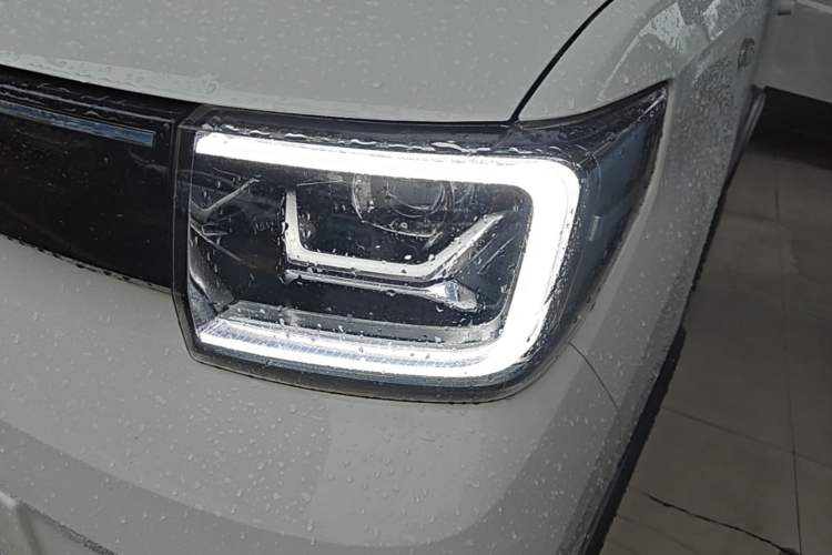 Used Wuling Hongguang MINIEV 2022 GAMEBOY 200km Gaming Edition with Lithium Iron Phosphate Left Front Headlight