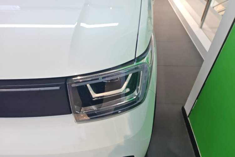 Used Wuling Hongguang MINIEV 2022 GAMEBOY 200km Gaming Edition with Lithium Iron Phosphate Left Front Headlight