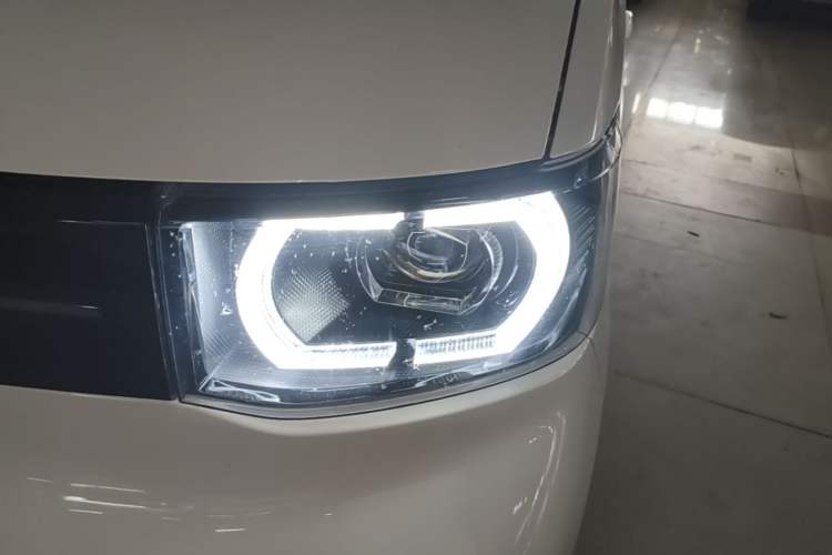 Used Wuling Hongguang MINIEV 2022 Macaron Premium Model – Lithium Iron Phosphate Left Front Headlight