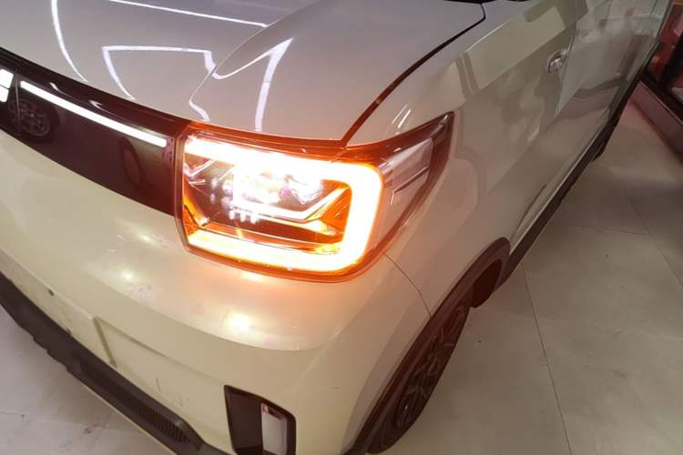 Used Wuling Hongguang MINIEV 2022 GAMEBOY 200km Gaming Edition with Lithium Iron Phosphate Left Front Headlight