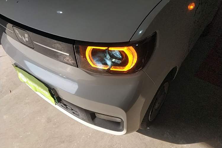 Used Wuling Hongguang MINIEV 2022 Macaron Premium Model – Lithium Iron Phosphate Left Front Headlight