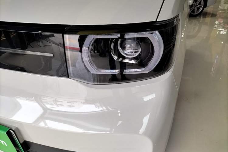 Used Wuling Hongguang MINIEV 2022 Macaron Premium Model – Lithium Iron Phosphate Left Front Headlight