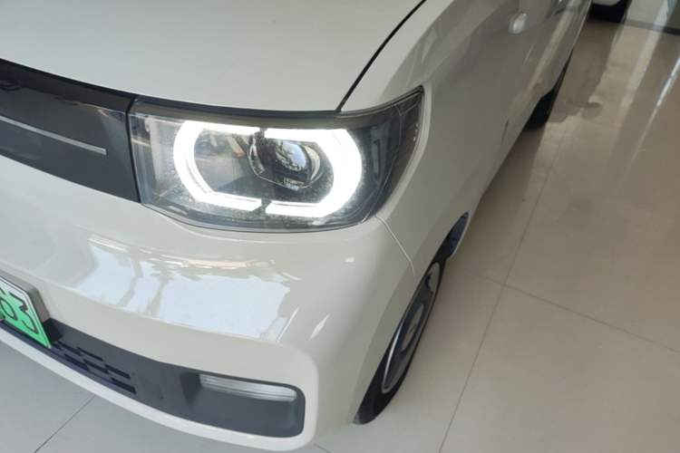 Used Wuling Hongguang MINIEV 2022 Macaron Premium Model – Lithium Ternary Battery Left Front Headlight
