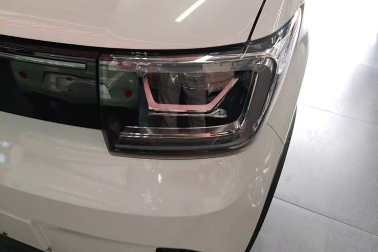 Used Wuling Hongguang MINIEV 2022 GAMEBOY 300km Enthusiast Model with Lithium Iron Phosphate Left Front Headlight
