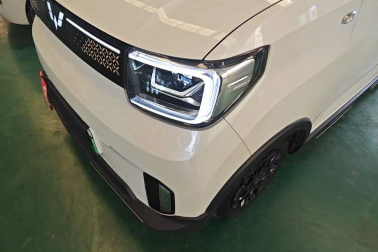 Used Wuling Hongguang MINIEV 2022 GAMEBOY 200km Gaming Edition with Lithium Iron Phosphate Left Front Headlight
