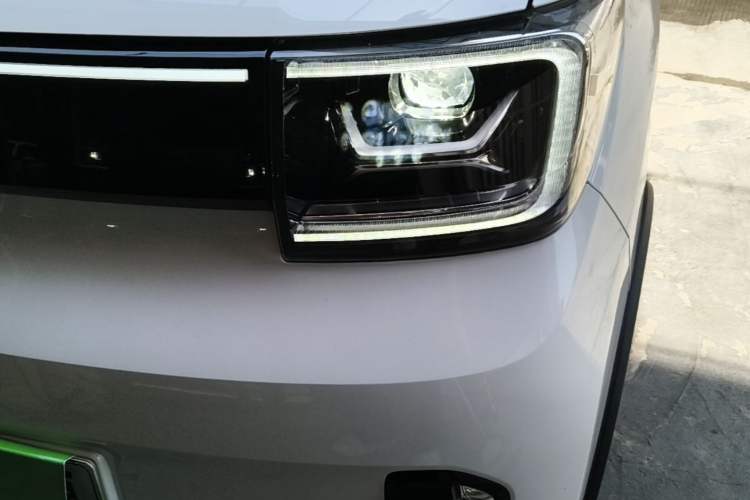 Used Wuling Hongguang MINIEV 2022 GAMEBOY 200km Gaming Edition with Lithium Iron Phosphate Left Front Headlight