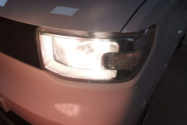 Used Wuling Hongguang MINIEV 2022 Macaron Fashion Model Lithium Iron Phosphate Left Front Headlight