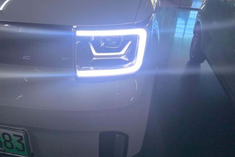 Used Wuling Hongguang MINIEV 2022 GAMEBOY 200km Gaming Edition with Lithium Iron Phosphate Left Front Headlight
