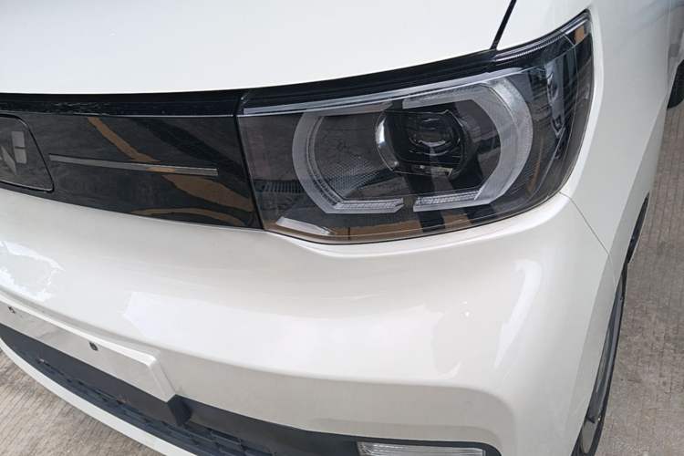 Used Wuling Hongguang MINIEV 2022 Macaron Premium Model – Lithium Iron Phosphate Left Front Headlight