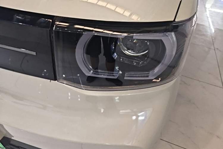 Used Wuling Hongguang MINIEV 2022 Macaron Premium Model – Lithium Iron Phosphate Left Front Headlight