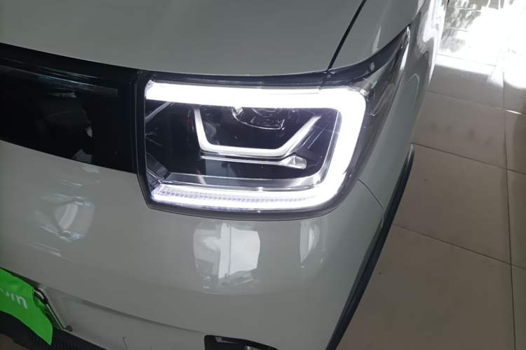 Used Wuling Hongguang MINIEV 2022 GAMEBOY 200km Gaming Edition with Lithium Iron Phosphate Left Front Headlight