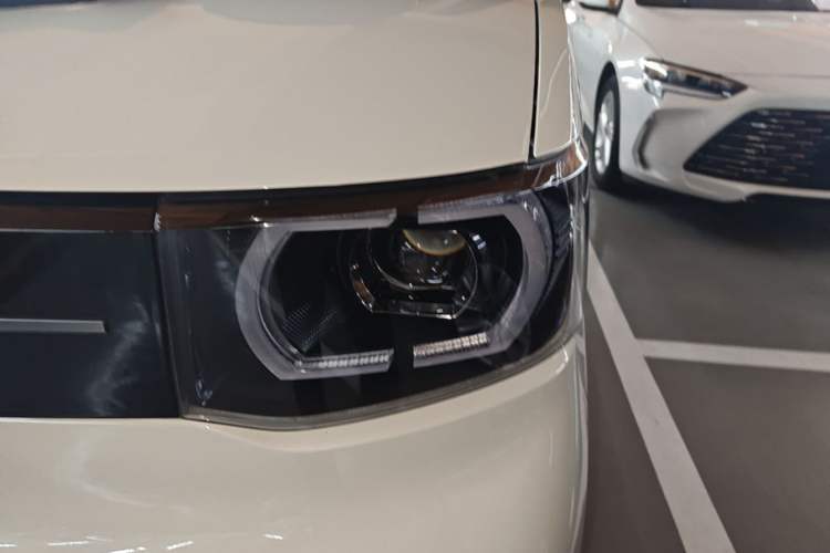 Used Wuling Hongguang MINIEV 2022 Macaron Fashion Model Lithium Iron Phosphate Left Front Headlight