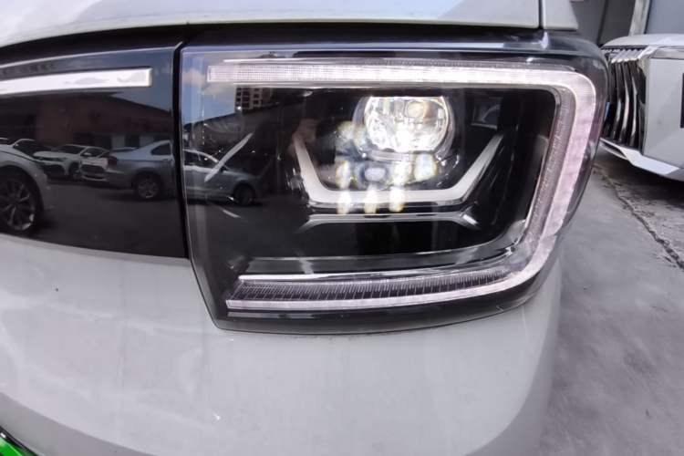 Used Wuling Hongguang MINIEV 2022 GAMEBOY 200km Gaming Edition with Lithium Iron Phosphate Left Front Headlight