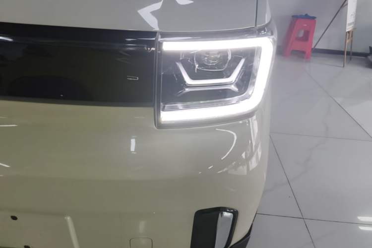 Used Wuling Hongguang MINIEV 2022 GAMEBOY 200km Gaming Edition with Lithium Iron Phosphate Left Front Headlight