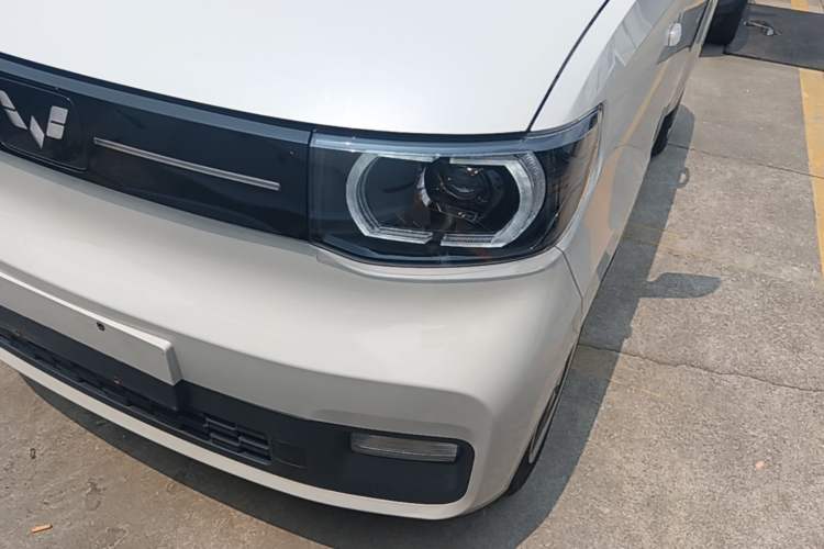 Used Wuling Hongguang MINIEV 2022 Macaron Premium Model – Lithium Iron Phosphate Left Front Headlight