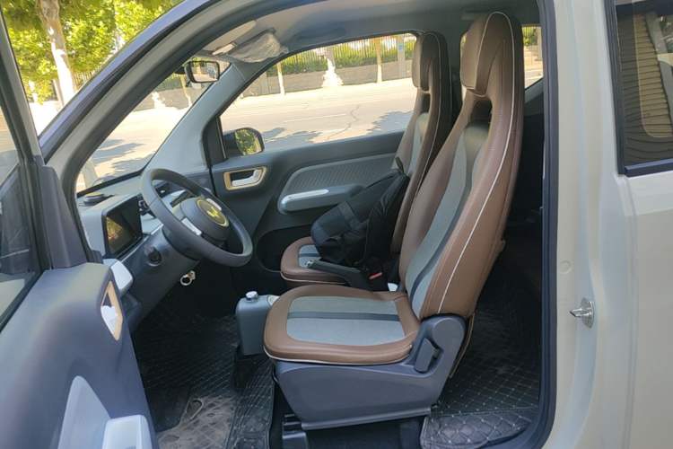 Used Wuling Hongguang MINIEV 2022 GAMEBOY 200km Gaming Edition with Lithium Iron Phosphate Left Front Seat