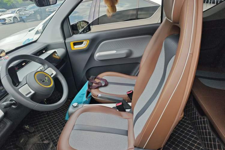 Used Wuling Hongguang MINIEV 2022 GAMEBOY 300km Enthusiast Model with Lithium Iron Phosphate Left Front Seat