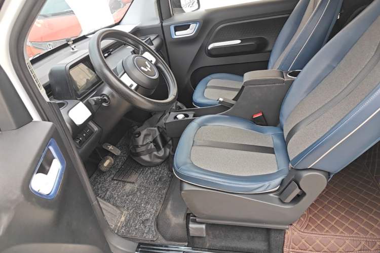 Used Wuling Hongguang MINIEV 2022 GAMEBOY 200km Gaming Edition with Lithium Iron Phosphate Left Front Seat