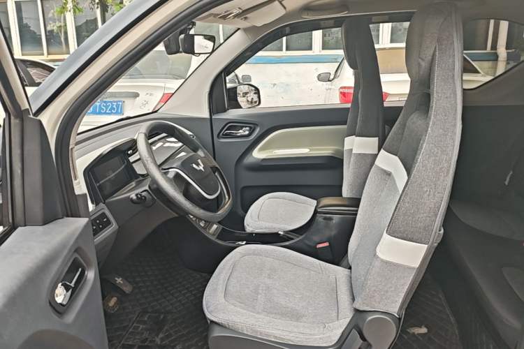 Used Wuling Hongguang MINIEV 2022 Macaron Premium Model – Lithium Iron Phosphate Left Front Seat