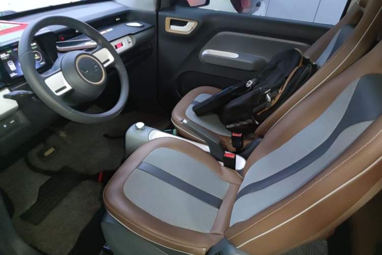 Used Wuling Hongguang MINIEV 2022 GAMEBOY 200km Gaming Edition with Lithium Iron Phosphate Left Front Seat