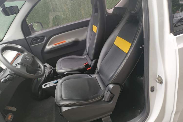Used Wuling Hongguang MINIEV 2022 Zizai Version Lithium Iron Phosphate Left Front Seat