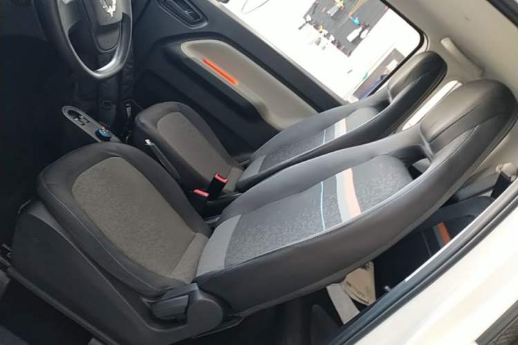 Used Wuling Hongguang MINIEV 2022 Zizai Version Lithium Iron Phosphate Left Front Seat