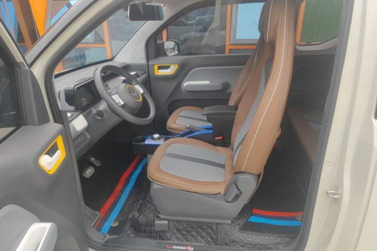 Used Wuling Hongguang MINIEV 2022 GAMEBOY 200km Gaming Edition with Lithium Iron Phosphate Left Front Seat