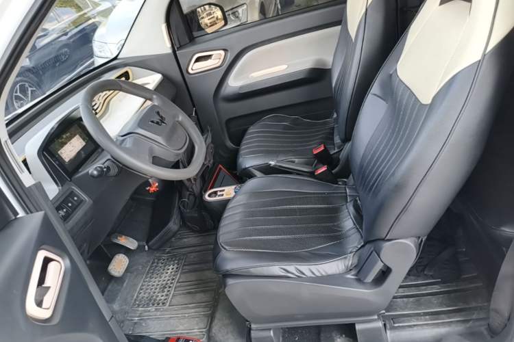 Used Wuling Hongguang MINIEV 2022 Macaron Fashion Model Lithium Iron Phosphate Left Front Seat