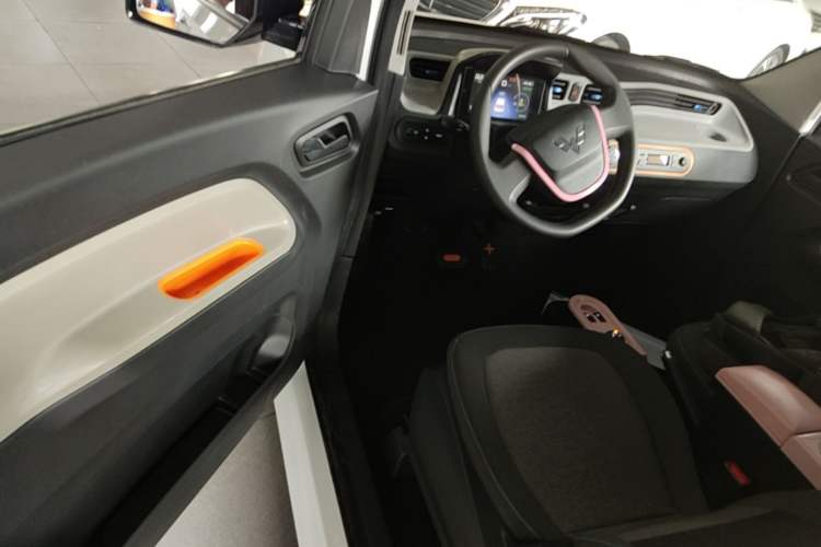 Used Wuling Hongguang MINIEV 2022 Zizai Version Lithium Iron Phosphate Left Front Seat