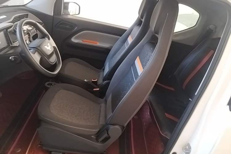 Used Wuling Hongguang MINIEV 2022 Macaron Premium Model – Lithium Iron Phosphate Left Front Seat