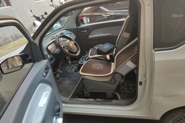 Used Wuling Hongguang MINIEV 2022 Macaron Premium Model – Lithium Iron Phosphate Left Front Seat