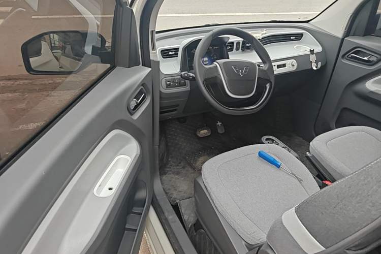 Used Wuling Hongguang MINIEV 2022 Macaron Fashion Edition Lithium-Nickel-Cobalt-Alpha-oxide Left Front Seat
