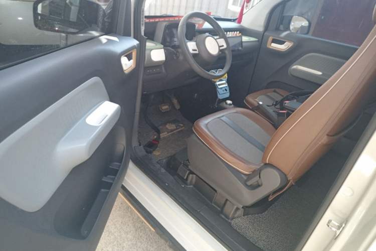 Used Wuling Hongguang MINIEV 2022 GAMEBOY 200km Gaming Edition with Lithium Iron Phosphate Left Front Seat