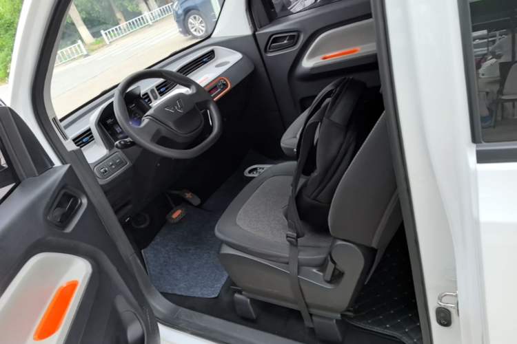Used Wuling Hongguang MINIEV 2022 Zizai Version Lithium Iron Phosphate Left Front Seat