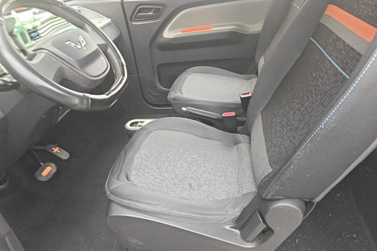 Used Wuling Hongguang MINIEV 2022 Zizai Version Lithium-NMC Left Front Seat