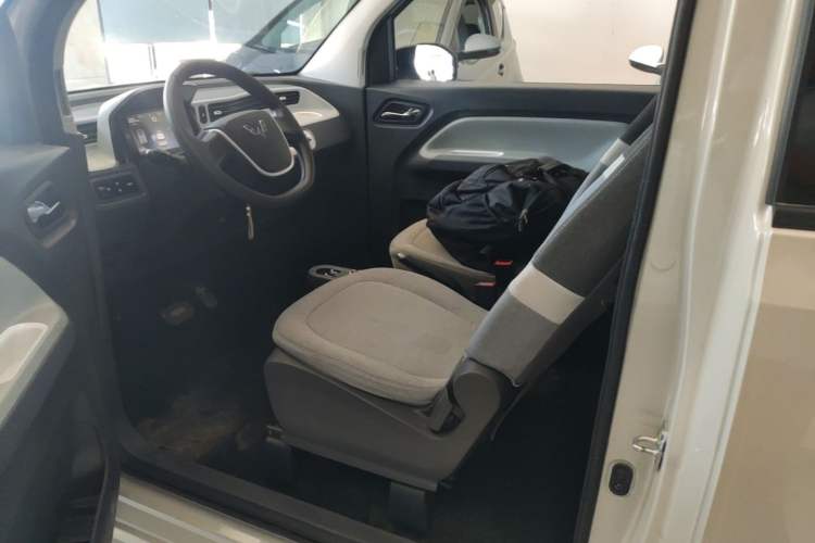 Used Wuling Hongguang MINIEV 2022 Macaron Premium Model – Lithium Ternary Battery Left Front Seat