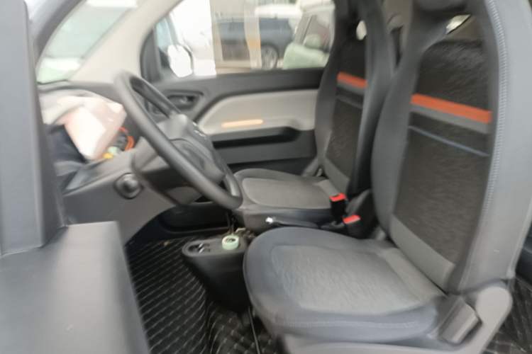 Used Wuling Hongguang MINIEV 2022 Zizai Version Lithium Iron Phosphate Left Front Seat
