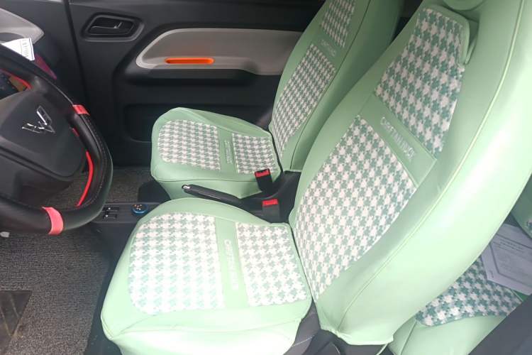 Used Wuling Hongguang MINIEV 2022 Easy Version Lithium Iron Phosphate Left Front Seat