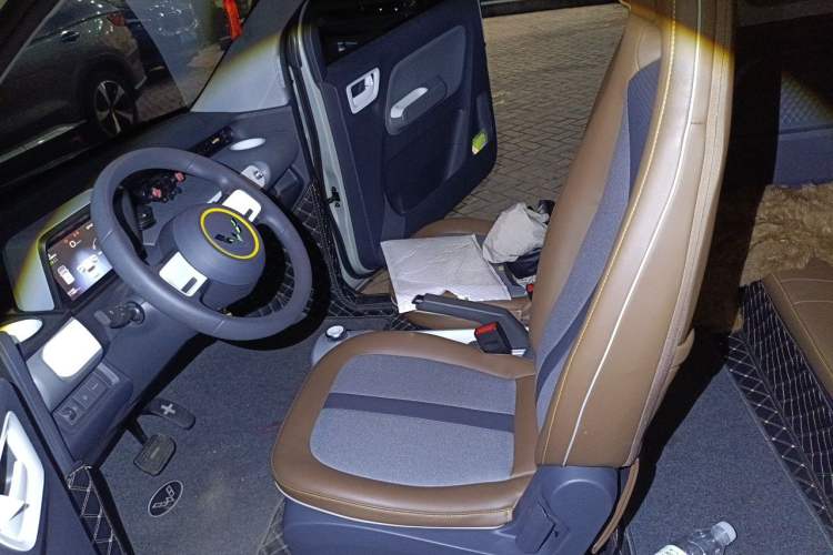 Used Wuling Hongguang MINIEV 2022 GAMEBOY 300km Enthusiast Model with Lithium Iron Phosphate Left Front Seat