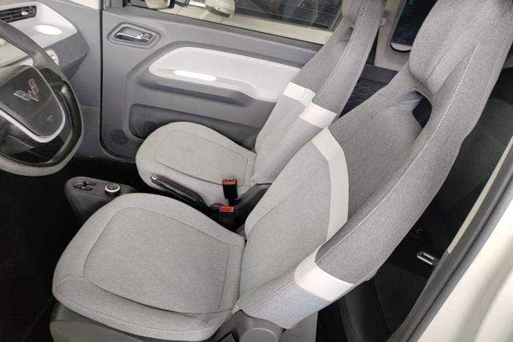 Used Wuling Hongguang MINIEV 2022 Macaron Fashion Model Lithium Iron Phosphate Left Front Seat