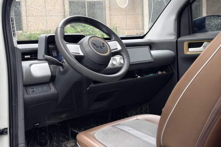 Used Wuling Hongguang MINIEV 2022 GAMEBOY 200km Gaming Edition with Lithium Iron Phosphate Left Front Seat