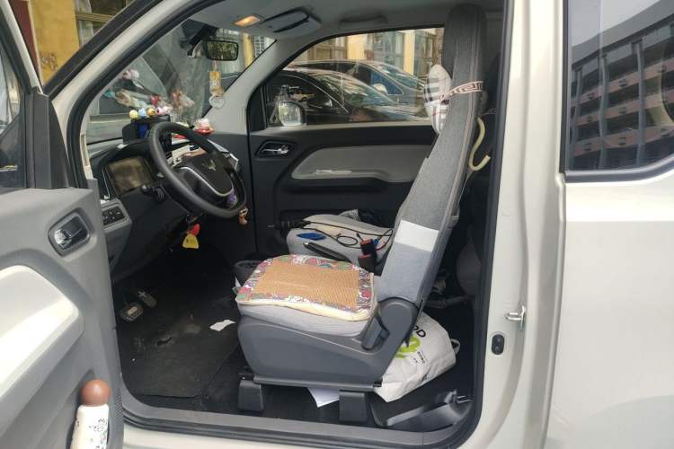 Used Wuling Hongguang MINIEV 2022 Macaron Premium Model – Lithium Iron Phosphate Left Front Seat