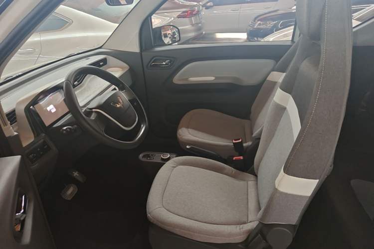 Used Wuling Hongguang MINIEV 2022 Macaron Fashion Model Lithium Iron Phosphate Left Front Seat