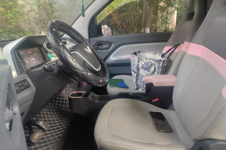 Used Wuling Hongguang MINIEV 2022 Macaron Premium Model – Lithium Iron Phosphate Left Front Seat