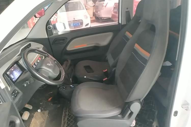 Used Wuling Hongguang MINIEV 2022 Zizai Version Lithium Iron Phosphate Left Front Seat
