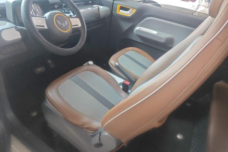 Used Wuling Hongguang MINIEV 2022 GAMEBOY 200km Gaming Edition with Lithium Iron Phosphate Left Front Seat