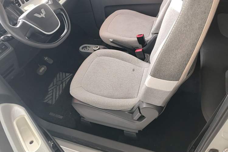 Used Wuling Hongguang MINIEV 2022 Macaron Premium Model – Lithium Iron Phosphate Left Front Seat