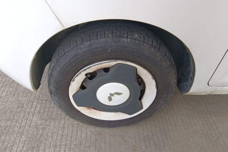 Used Wuling Hongguang MINIEV 2022 Enjoy Edition Lithium Iron Phosphate Left Front Wheel Hub