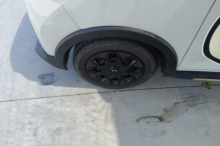 Used Wuling Hongguang MINIEV 2022 GAMEBOY 200km Gaming Edition with Lithium Iron Phosphate Left Front Wheel Hub